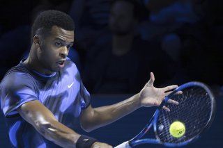 Giovanni Mpetshi Perricard a décroché le deuxième titre de sa carrière à Bâle. KEYSTONE/AP/Georgios Kefalas